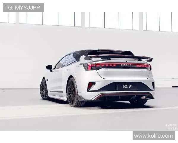 霸主足球引领潮流解析全球足球格局的变迁与未来发展趋势